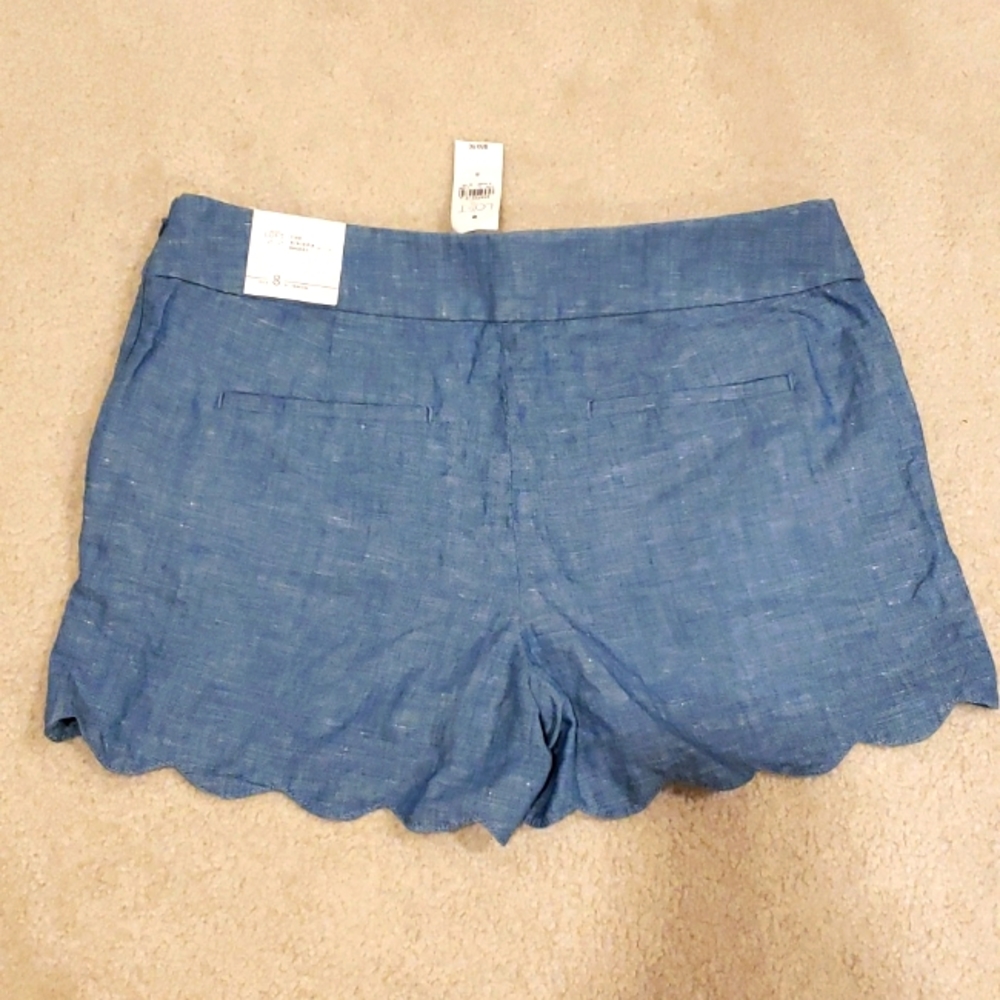 Loft brand Riviera Short with Scalloped Hem and side zipper, Size 8